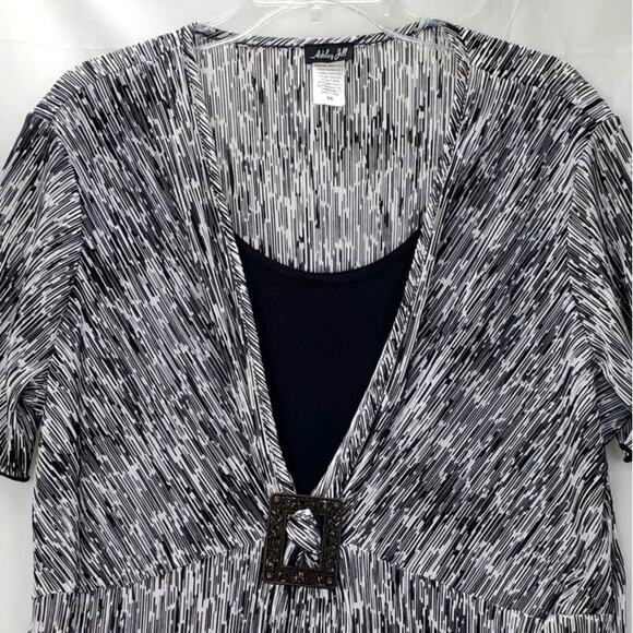 Ashley Hill Short Sleeve Top 3X Flowy Black White Pullover Blouse Office Casual - Picture 3 of 6